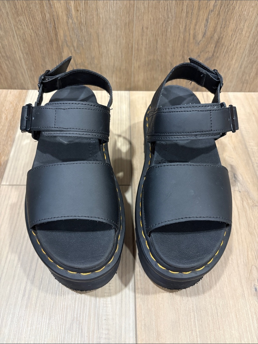 Dr. Martens Voss Quad Platform Buckle Sandal Hydro Leather Black JY004 size 7 - Picture 4 of 11